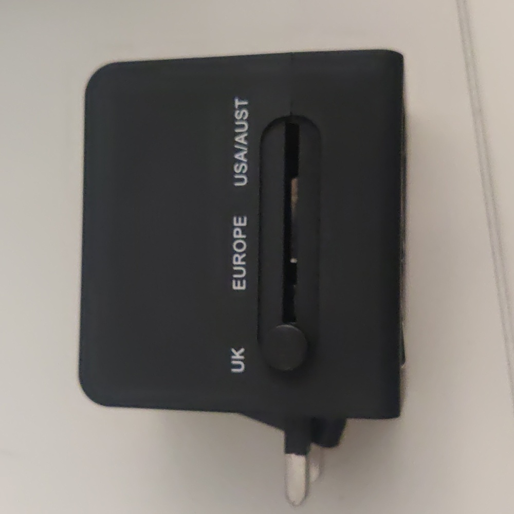 Universal travel plug